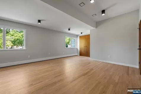 439 Summit Street Englewood Cliffs NJ 07632