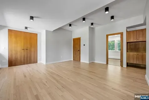439 Summit Street Englewood Cliffs NJ 07632
