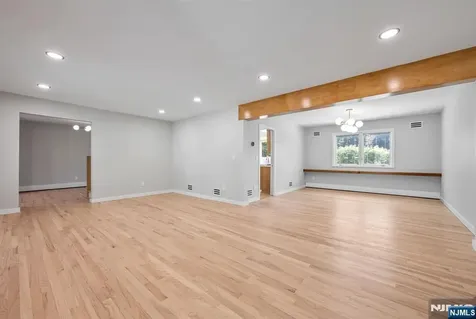439 Summit Street Englewood Cliffs NJ 07632