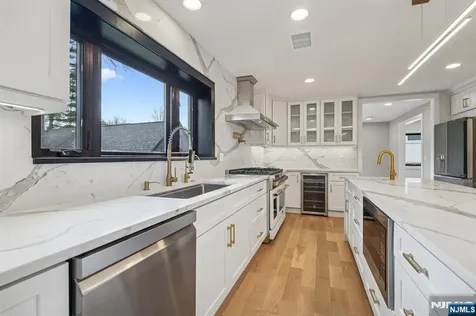292 Magnolia Avenue Cresskill NJ 07626
