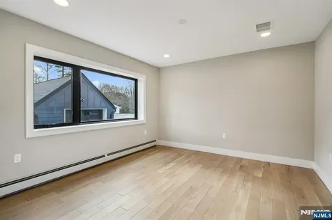 292 Magnolia Avenue Cresskill NJ 07626