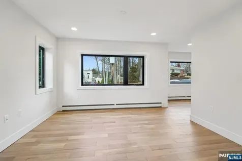 292 Magnolia Avenue Cresskill NJ 07626