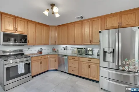 31 Fieldstone Drive Ringwood NJ 07456