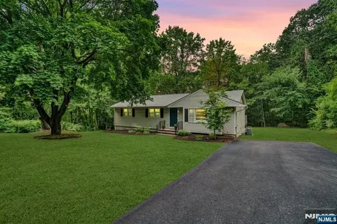 31 Fieldstone Drive Ringwood NJ 07456