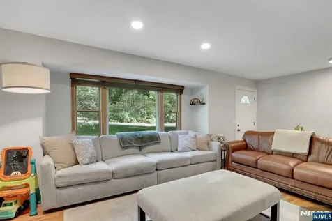 31 Fieldstone Drive Ringwood NJ 07456