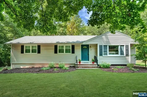 31 Fieldstone Drive Ringwood NJ 07456