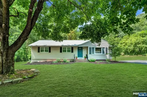 31 Fieldstone Drive Ringwood NJ 07456