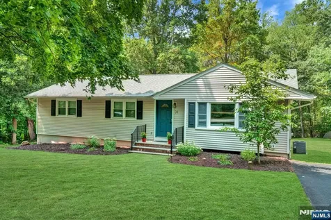 31 Fieldstone Drive Ringwood NJ 07456