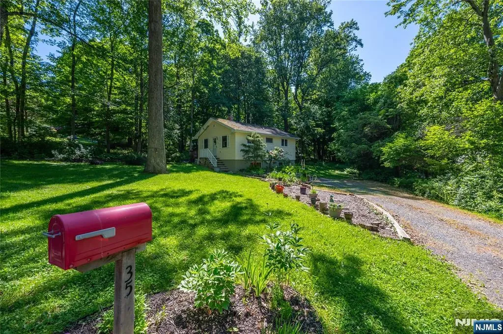 35 Windy Bush Lane Sparta NJ 07871