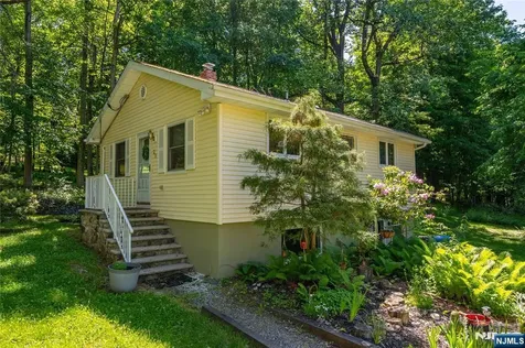 35 Windy Bush Lane Sparta NJ 07871