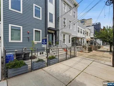 22 Lincoln Street Jersey City NJ 07307