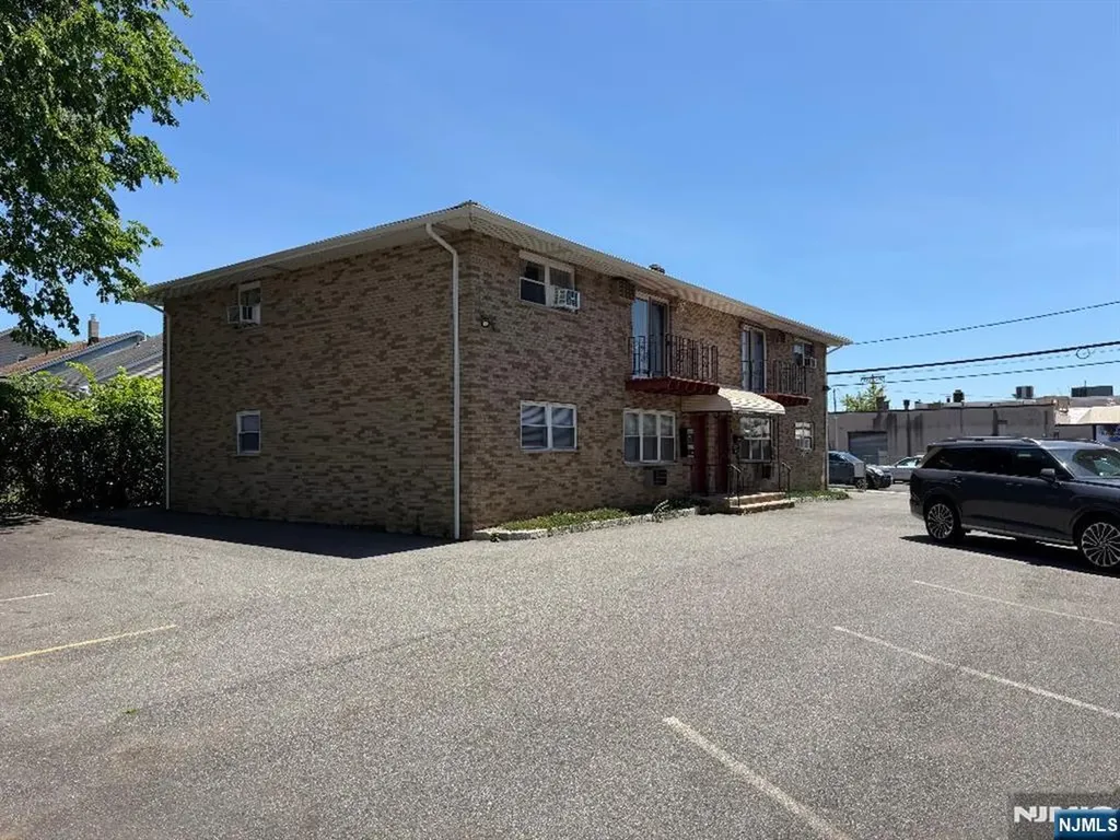44 Burgh Avenue Clifton NJ 07011