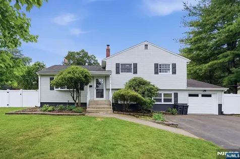 92 Blanch Avenue Closter NJ 07624