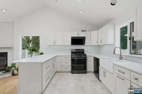 92 Blanch Avenue Closter NJ 07624