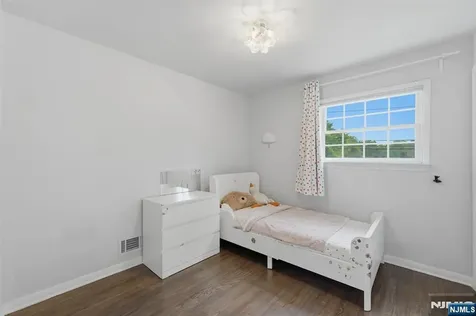 92 Blanch Avenue Closter NJ 07624
