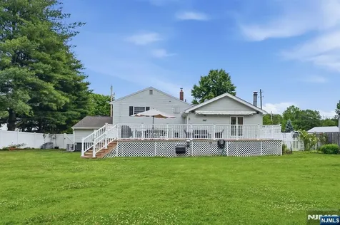 92 Blanch Avenue Closter NJ 07624