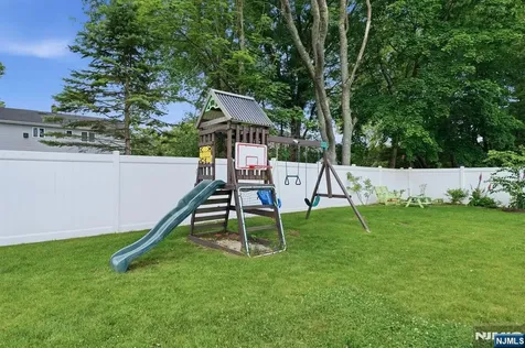 92 Blanch Avenue Closter NJ 07624