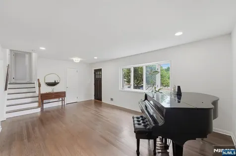 92 Blanch Avenue Closter NJ 07624