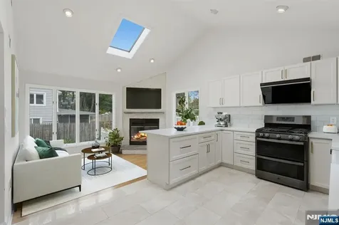 92 Blanch Avenue Closter NJ 07624
