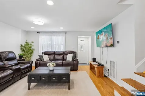 433 Fern Avenue Lyndhurst NJ 07071