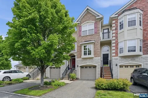 95 Osprey Court Secaucus NJ 07094
