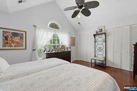 95 Osprey Court Secaucus NJ 07094