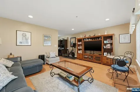 95 Osprey Court Secaucus NJ 07094