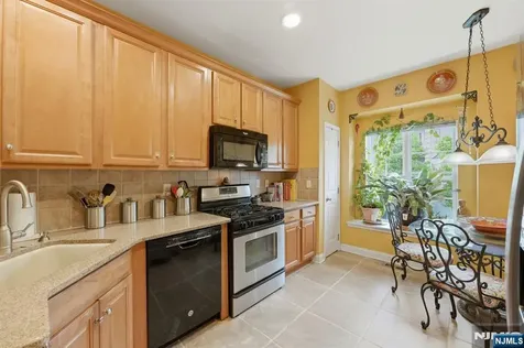 95 Osprey Court Secaucus NJ 07094