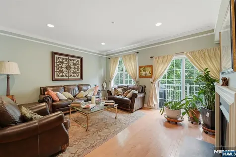 95 Osprey Court Secaucus NJ 07094