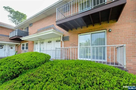 15 Cottage Street Midland Park NJ 07432