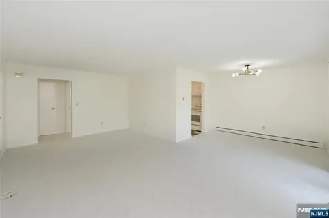 15 Cottage Street Midland Park NJ 07432