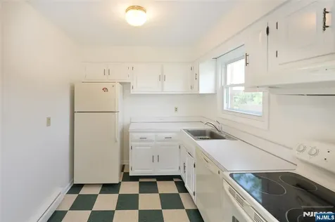 15 Cottage Street Midland Park NJ 07432