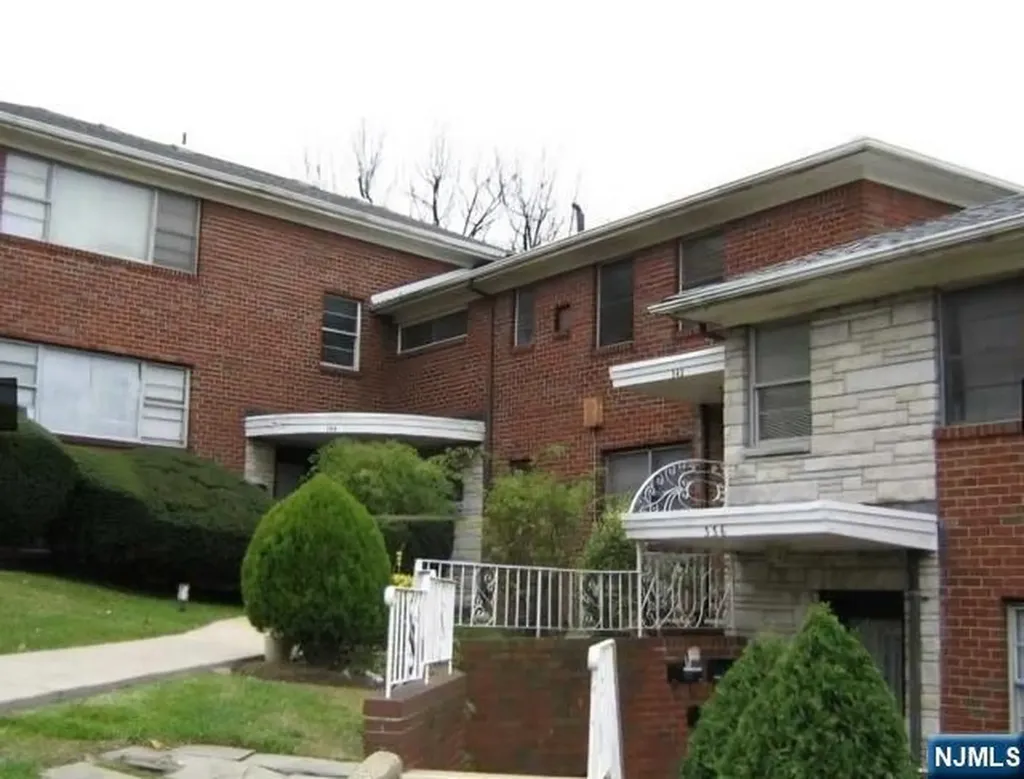 330 Northwood Way Palisades Park NJ 07650