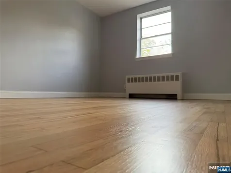 330 Northwood Way Palisades Park NJ 07650