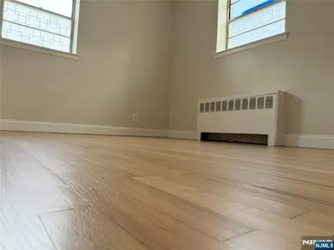 330 Northwood Way Palisades Park NJ 07650