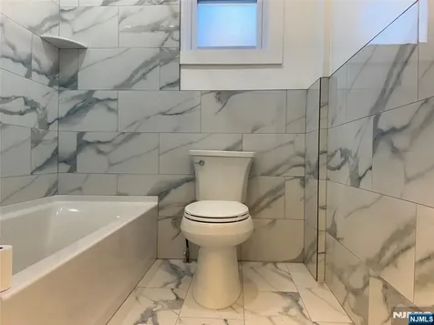 330 Northwood Way Palisades Park NJ 07650