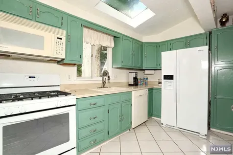 6 Vista Lane Edgewater NJ 07020