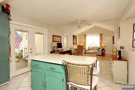 6 Vista Lane Edgewater NJ 07020