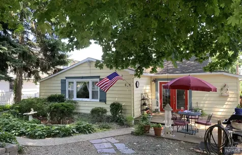 6 Vista Lane Edgewater NJ 07020