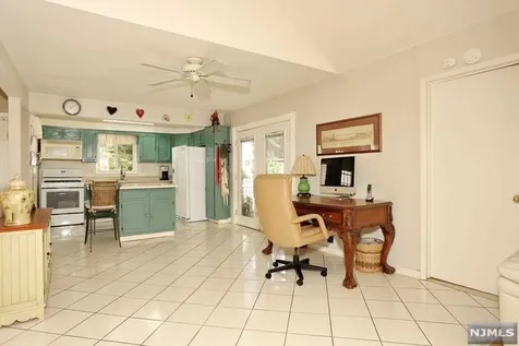 6 Vista Lane Edgewater NJ 07020