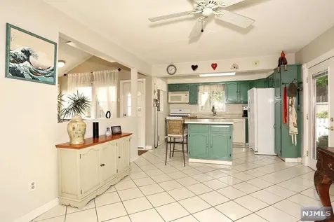 6 Vista Lane Edgewater NJ 07020