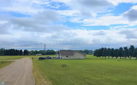 1012 Edison Street Milnor ND 58060