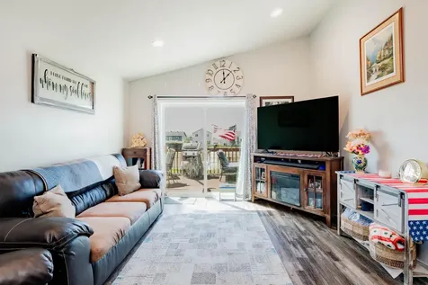 725 Prairie Avenue Horace ND 58047