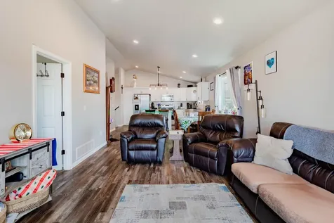 725 Prairie Avenue Horace ND 58047