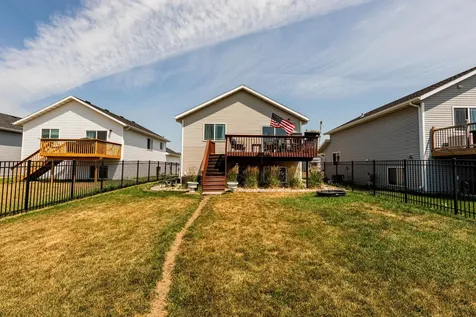 725 Prairie Avenue Horace ND 58047