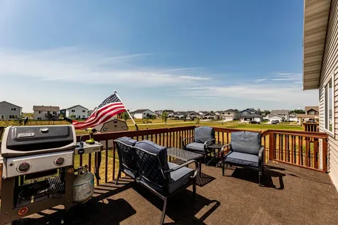 725 Prairie Avenue Horace ND 58047