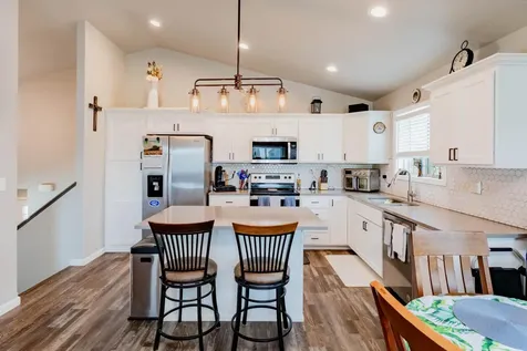 725 Prairie Avenue Horace ND 58047