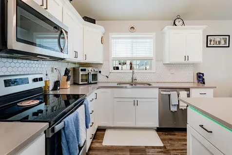 725 Prairie Avenue Horace ND 58047