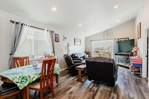 725 Prairie Avenue Horace ND 58047