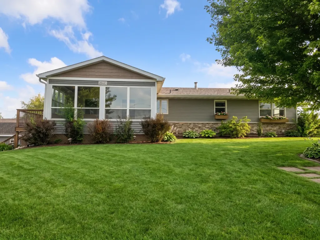 20483 Hamburg Avenue Lakeville MN 55044